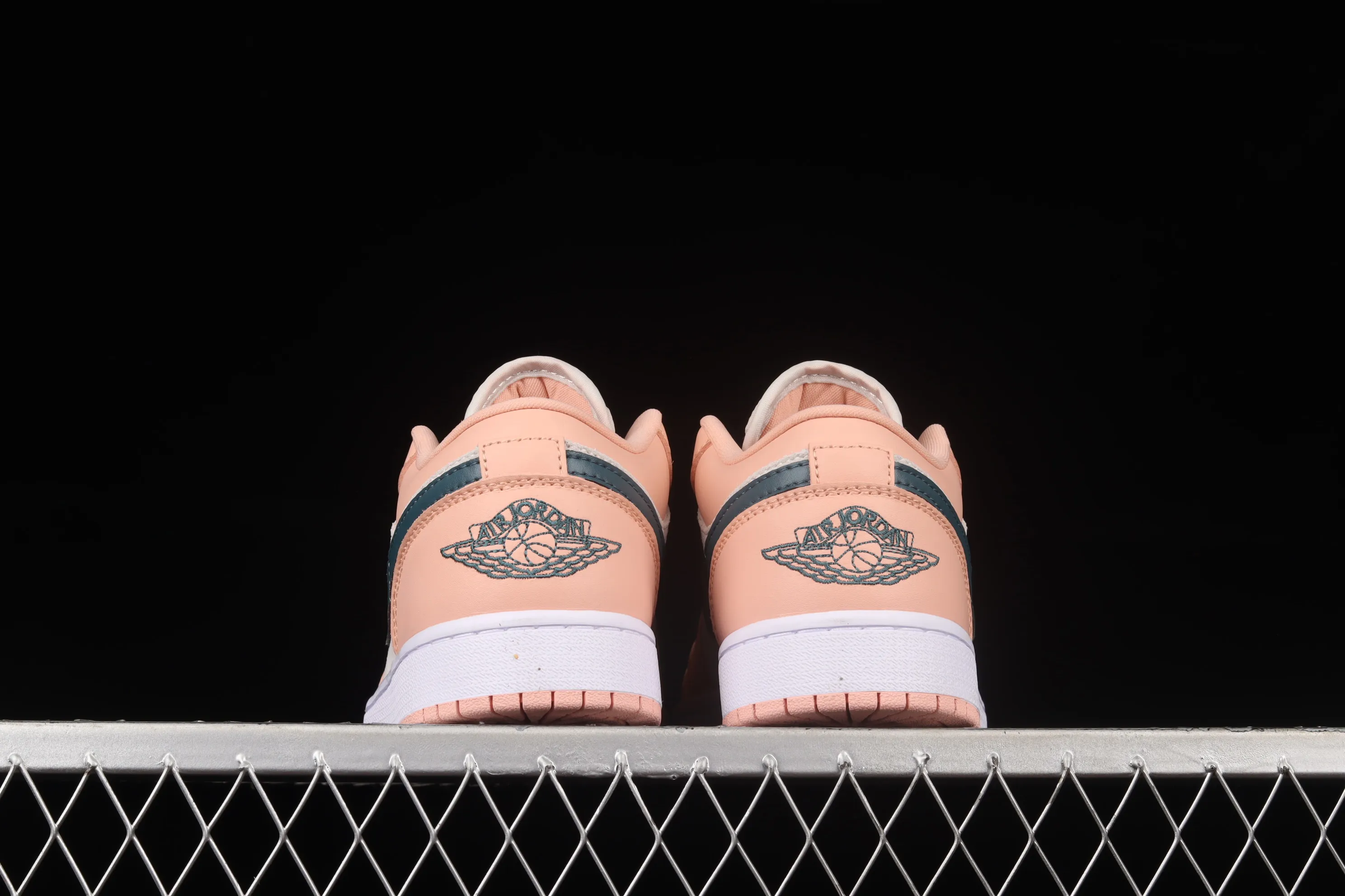 All categories Air Jordan Jordan series basketball shoes Air Jordan 1 Low Air Jordan 1 Low AJ1 Joe 1 pink and green low-top cultural sneakers DC0774-800